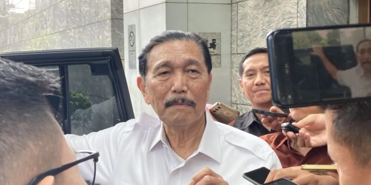 Luhut Menanggapi Aksi “Indonesia Gelap”, Sebut Negara Berkembang dengan Baik