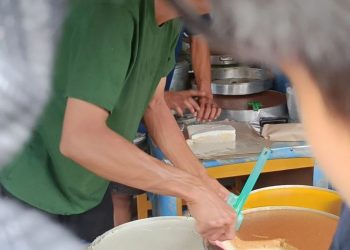 Kue Talam Menjadi Primadona Takjil di Samarinda Selama Ramadhan