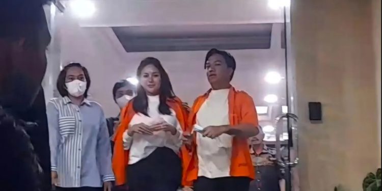 Polda Metro Jaya Tahan Nikita Mirzani dan Asistennya Terkait Kasus Pemerasan