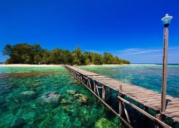 Menjelajahi Surga Tropis Karimunjawa