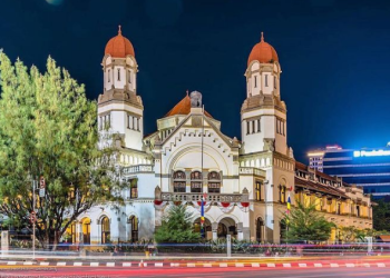 Menyusuri Pesona Semarang