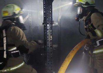 Gudang Perusahaan Terbakar di Kebon Jeruk, Petugas Kerahkan 85 Personel