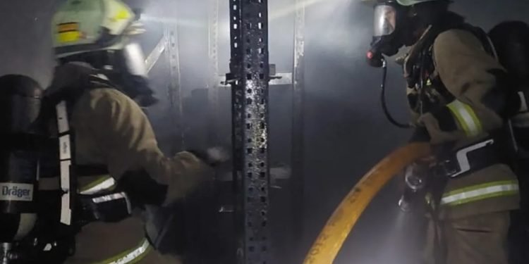 Gudang Perusahaan Terbakar di Kebon Jeruk, Petugas Kerahkan 85 Personel