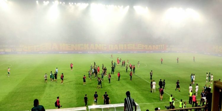 Suporter PSS Sleman Kritik Manajemen Lewat Spanduk Raksasa, Bupati: Itu Tanda Cinta