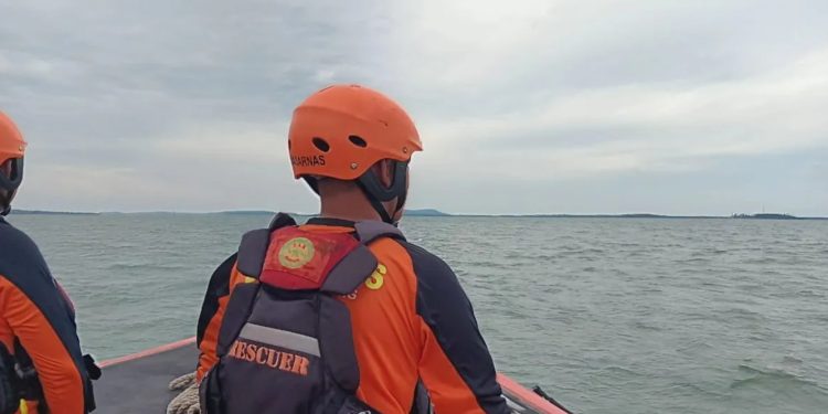Tim SAR Tanjungpinang Lakukan Pencarian Nelayan Tenggelam di Perairan Berakit Bintan