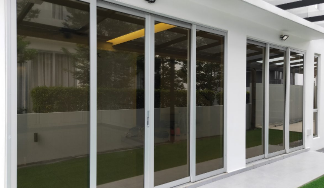 Keuntungan Jangka Panjang Menggunakan Kaca Film Gedung