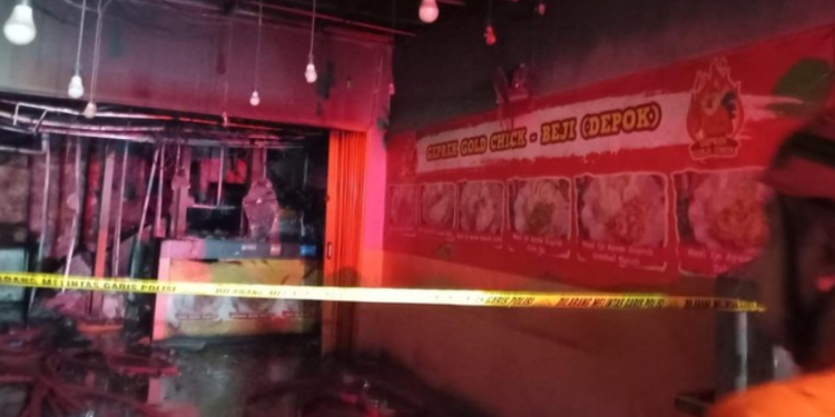 Kebakaran Kios di Beji Depok, Dua Orang Terjebak Diduga Alami Keracunan Asap
